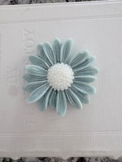 Single Daisy Votive